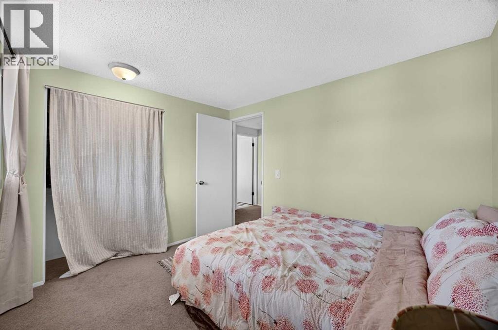 6417 26 Avenue NE — photo 25