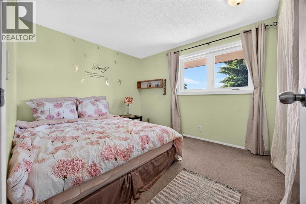 6417 26 Avenue NE — photo 24