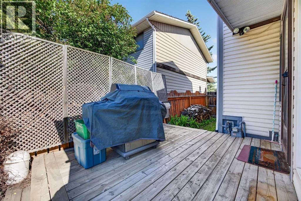 6417 26 Avenue NE — photo 38