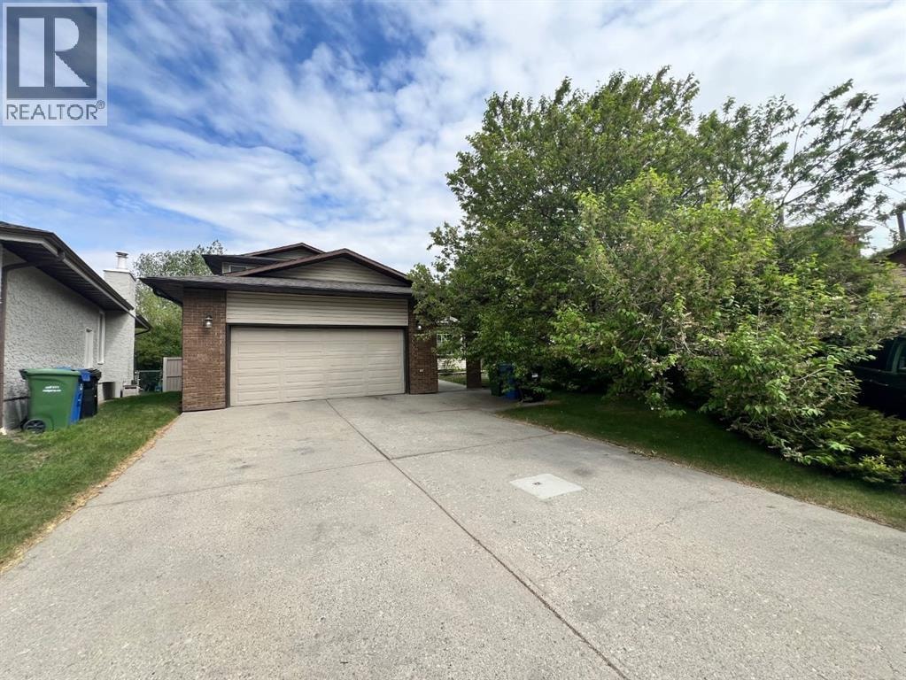 436 Ranchridge Bay NW
