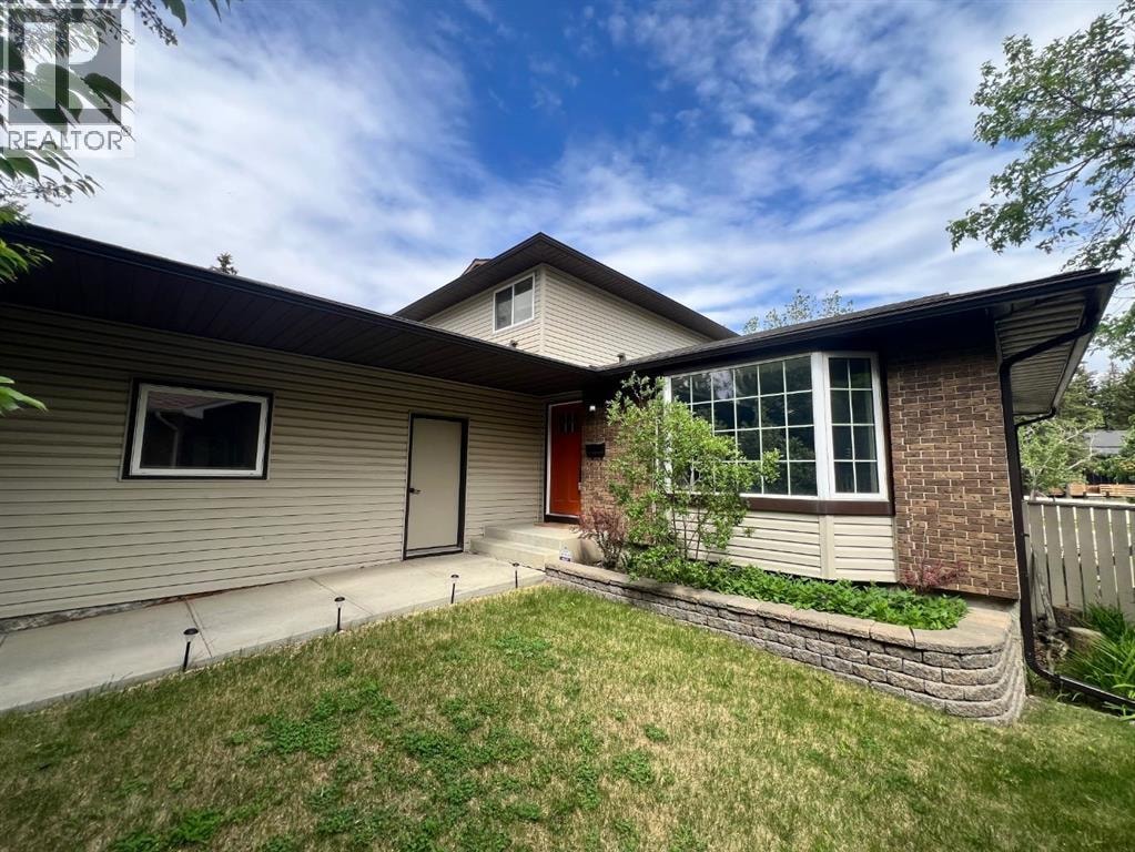 436 Ranchridge Bay NW — photo 3