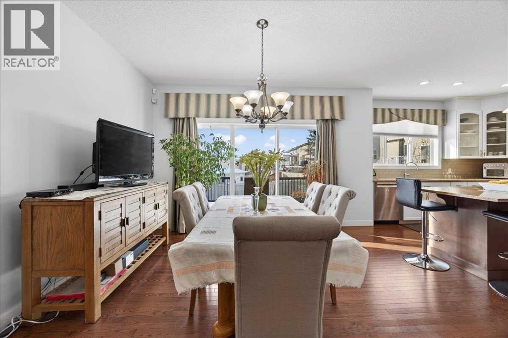 28 Evansview Manor NW — photo 5
