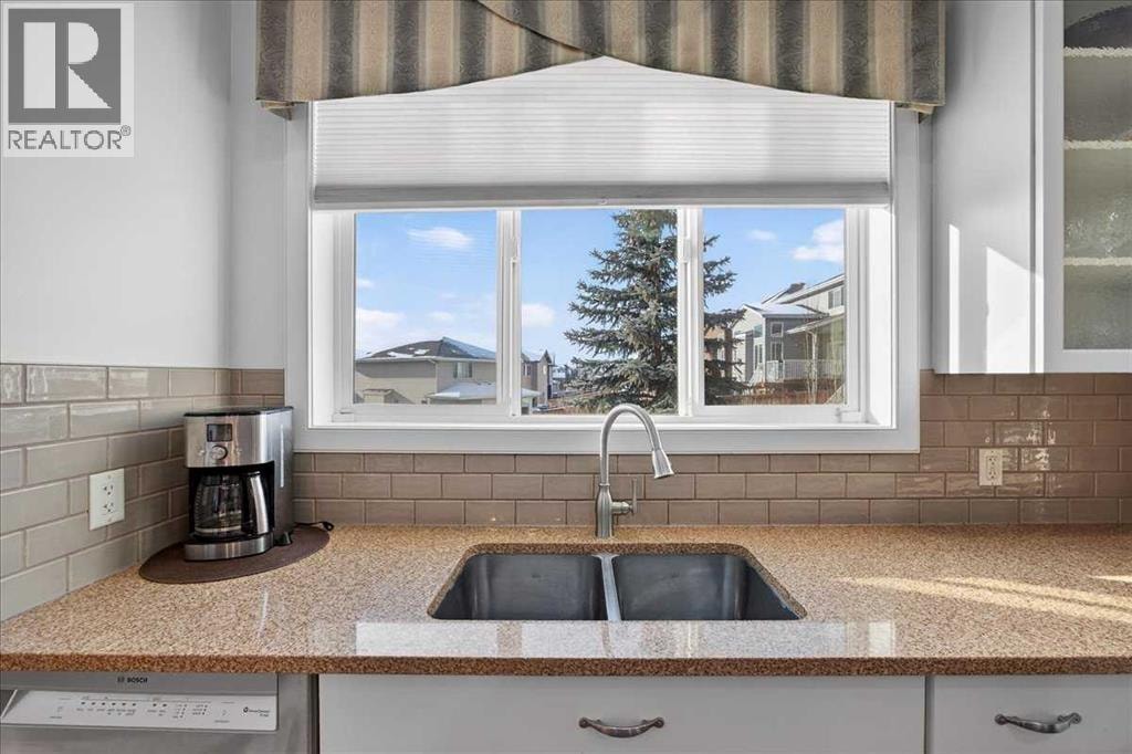 28 Evansview Manor NW — photo 8