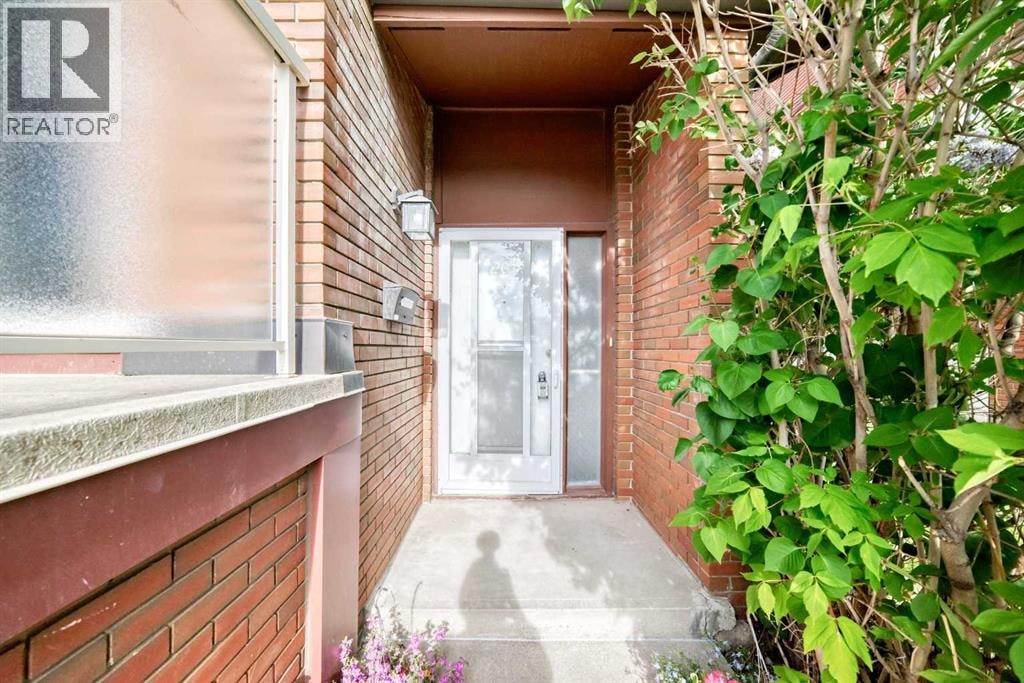 208, 1305 Glenmore Trail SW — photo 3
