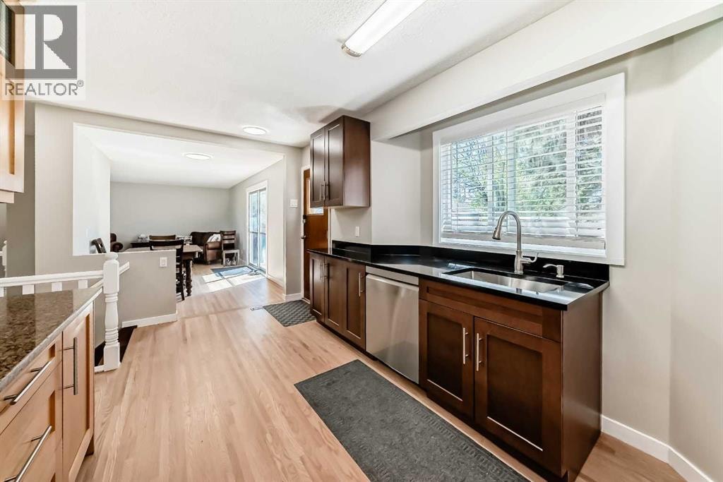 5007 Vallance Crescent NW — photo 6