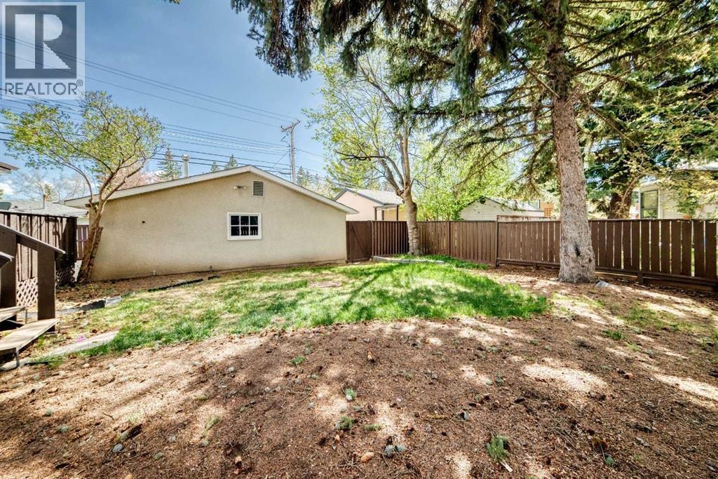 5007 Vallance Crescent NW — photo 47