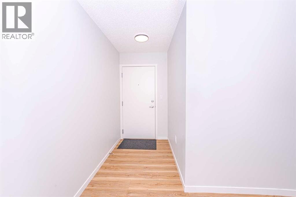 215, 40 Carrington Plaza N — photo 7