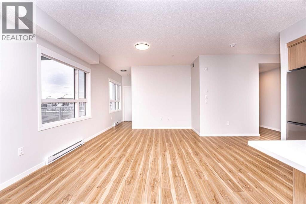 215, 40 Carrington Plaza N — photo 21