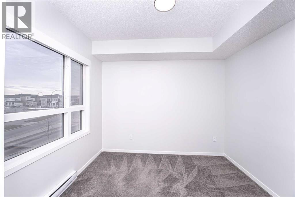 215, 40 Carrington Plaza N — photo 23