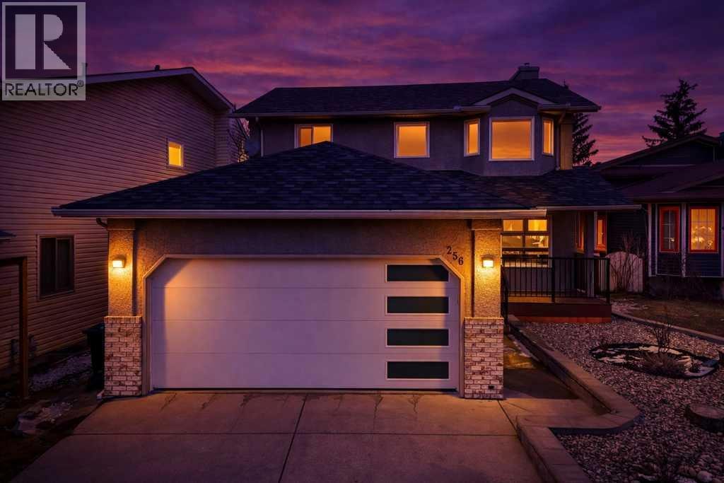 256 Riverside Mews SE — photo 1