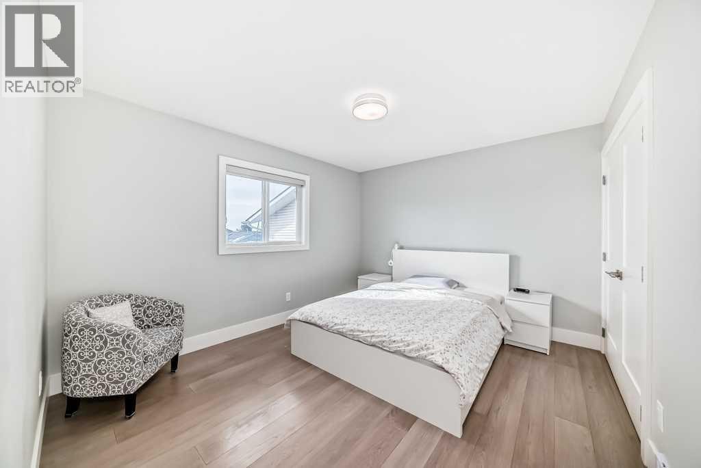 256 Riverside Mews SE — photo 36