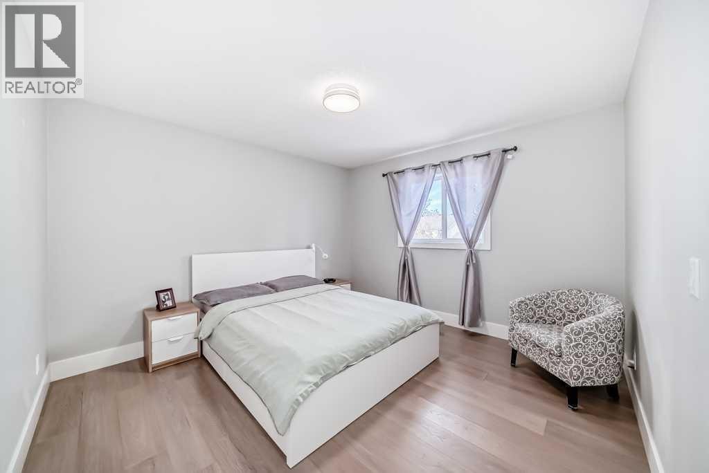 256 Riverside Mews SE — photo 35