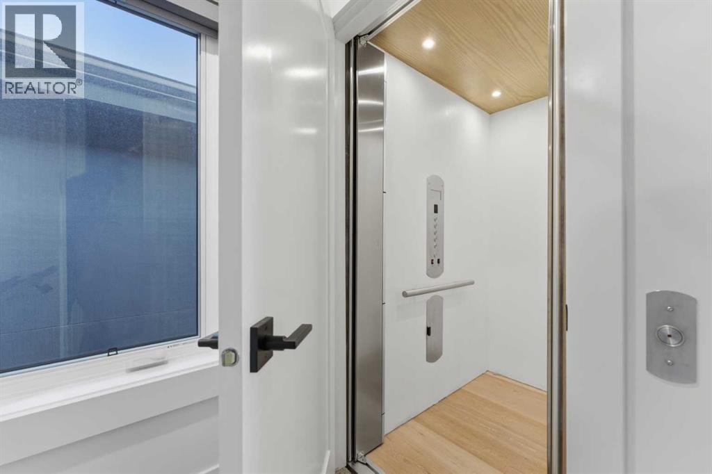 631 55 Avenue SW — photo 33