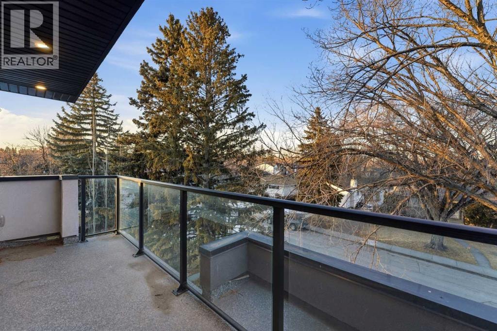 631 55 Avenue SW — photo 40