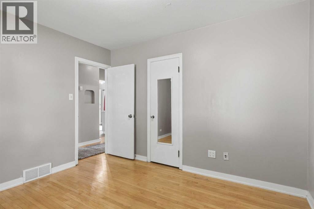 3711 Centre B Street NW — photo 7
