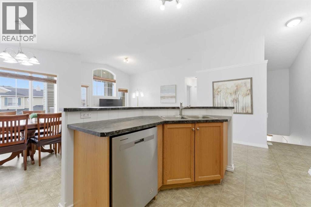 40 Royal Birch Mount NW — photo 13