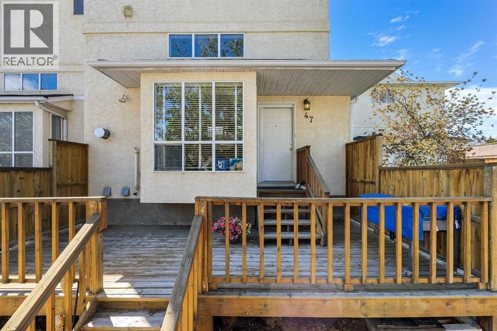 47 Millrose Place SW — photo 2