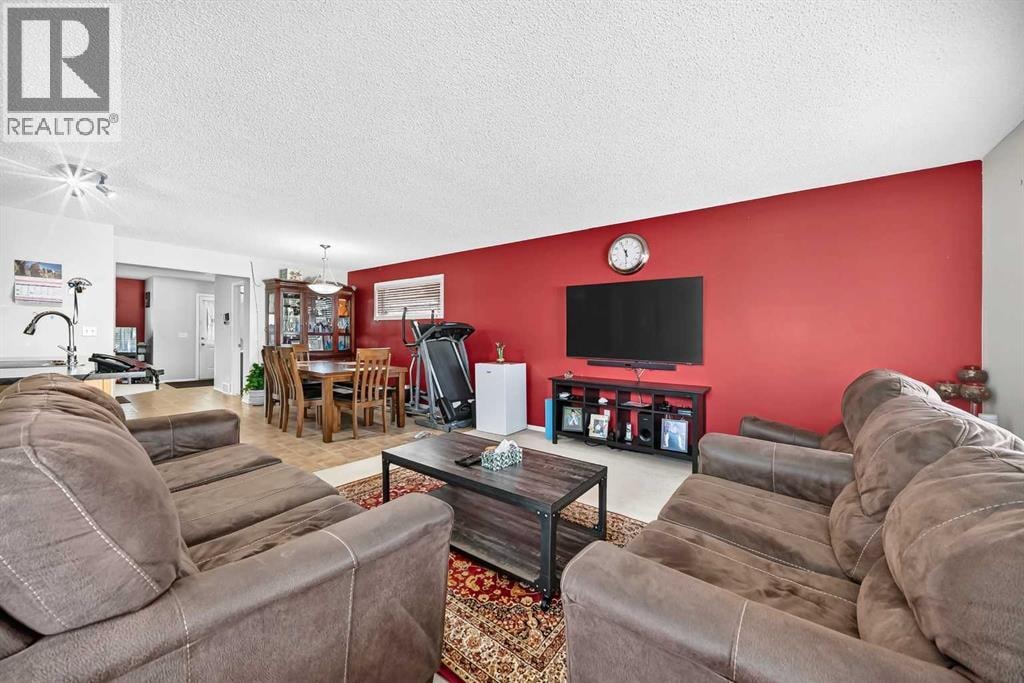 18 Taralake Gardens NE — photo 9