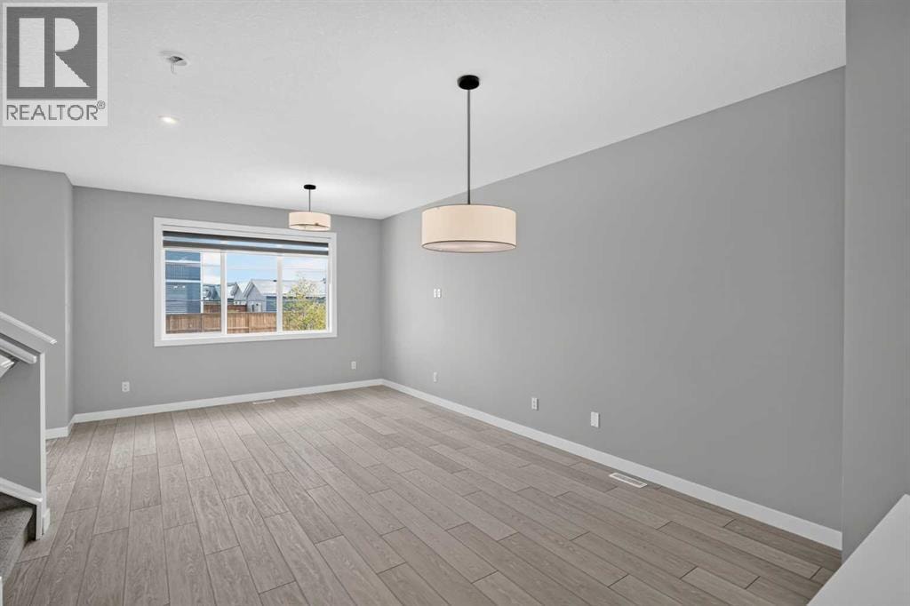204 Chelsea Manor — photo 2