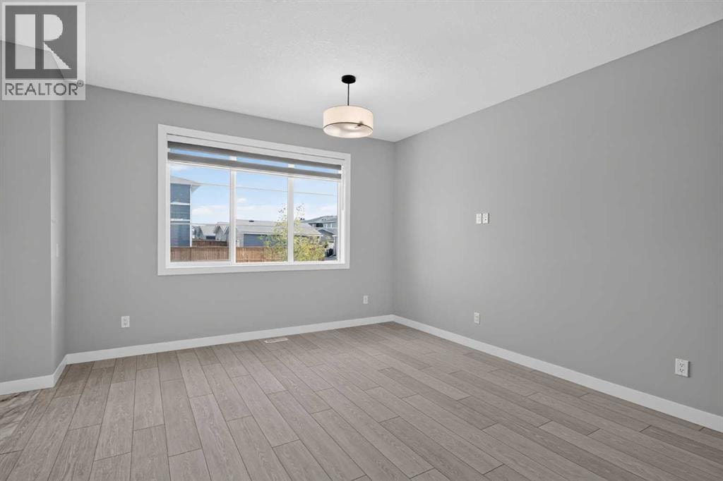 204 Chelsea Manor — photo 4
