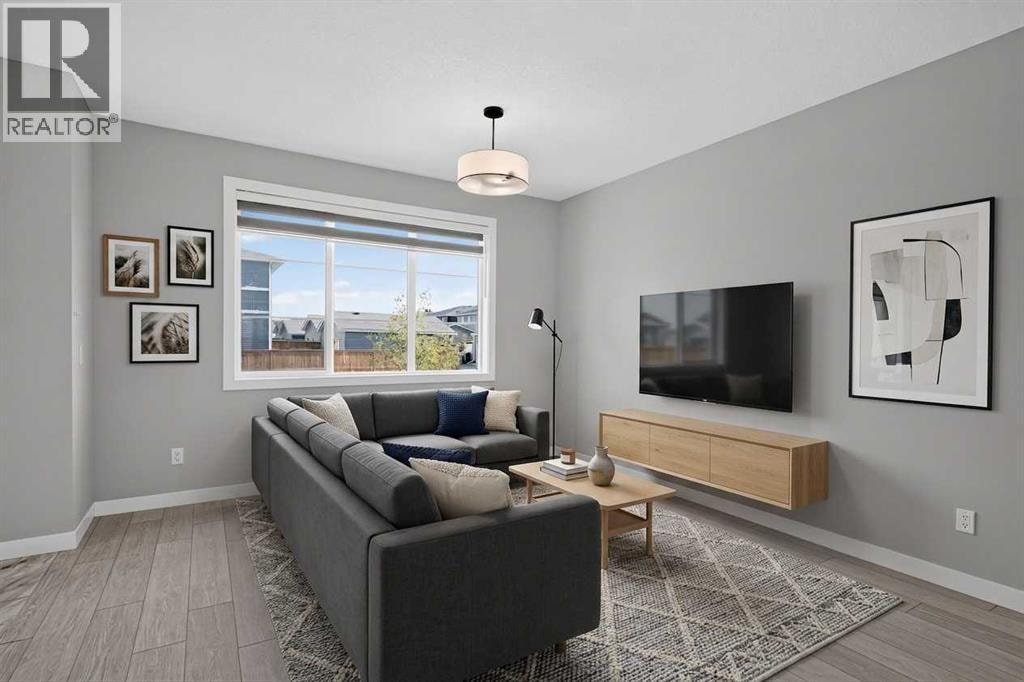 204 Chelsea Manor — photo 3