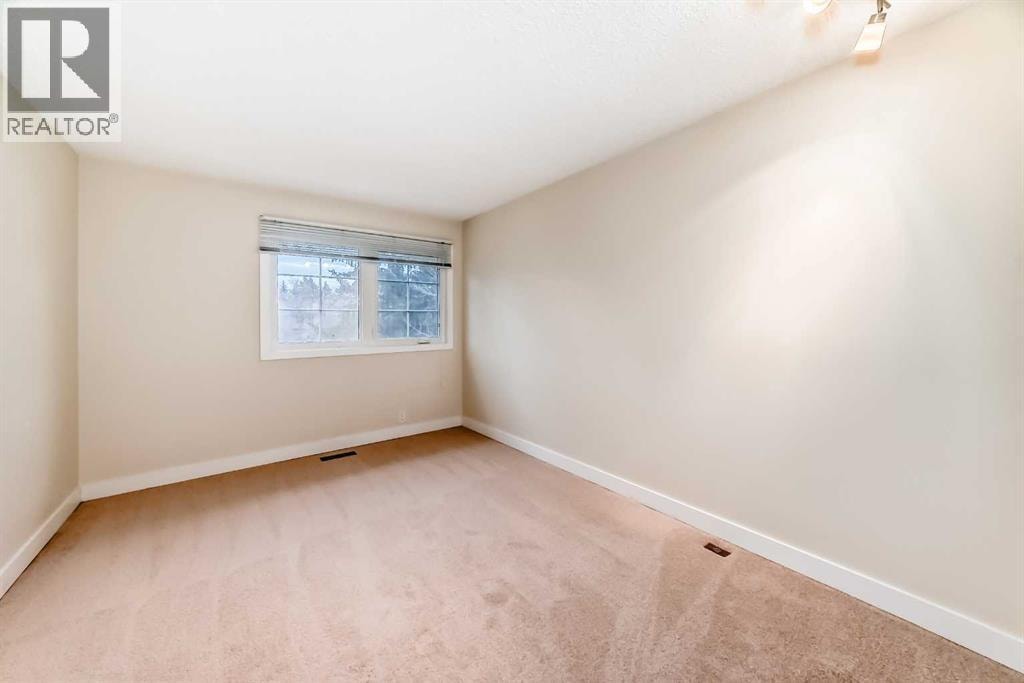 322 Point Mckay Gardens NW — photo 19