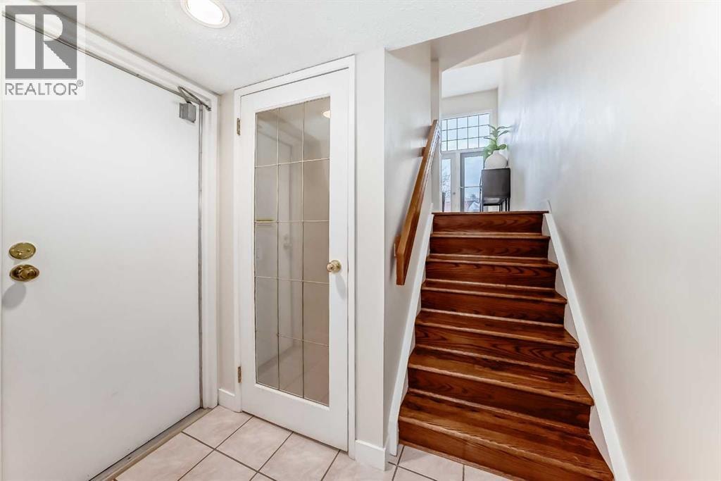 322 Point Mckay Gardens NW — photo 3