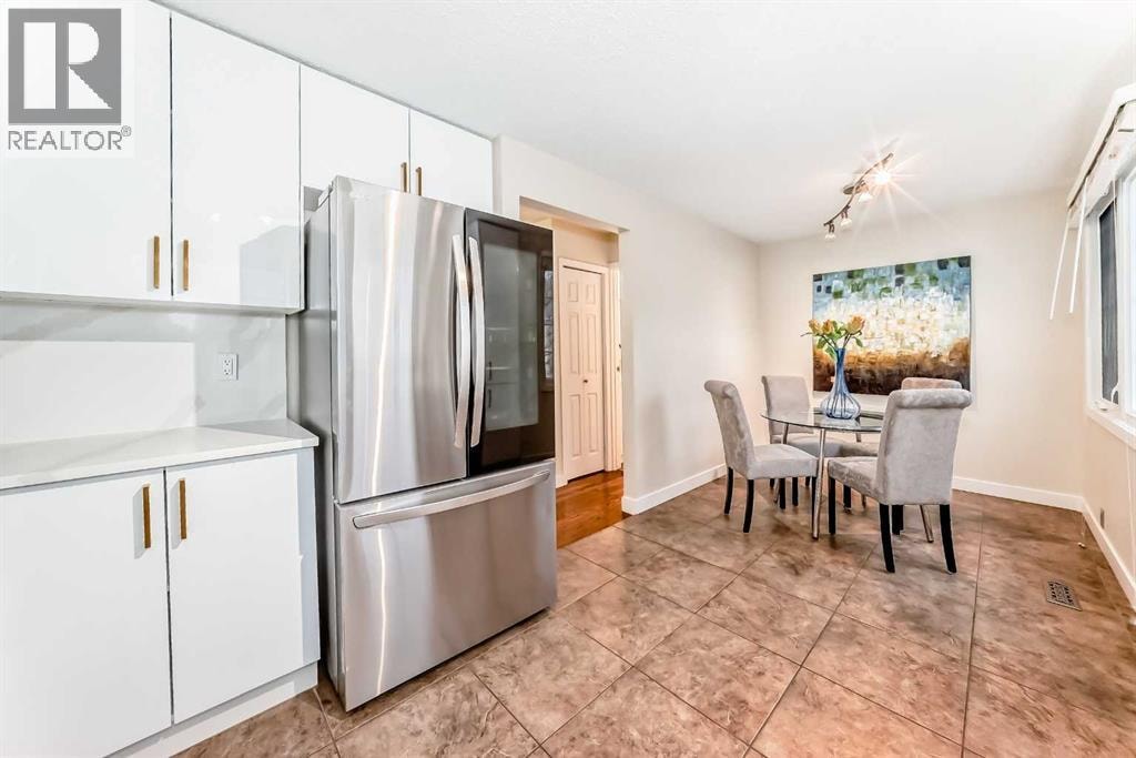 322 Point Mckay Gardens NW — photo 12