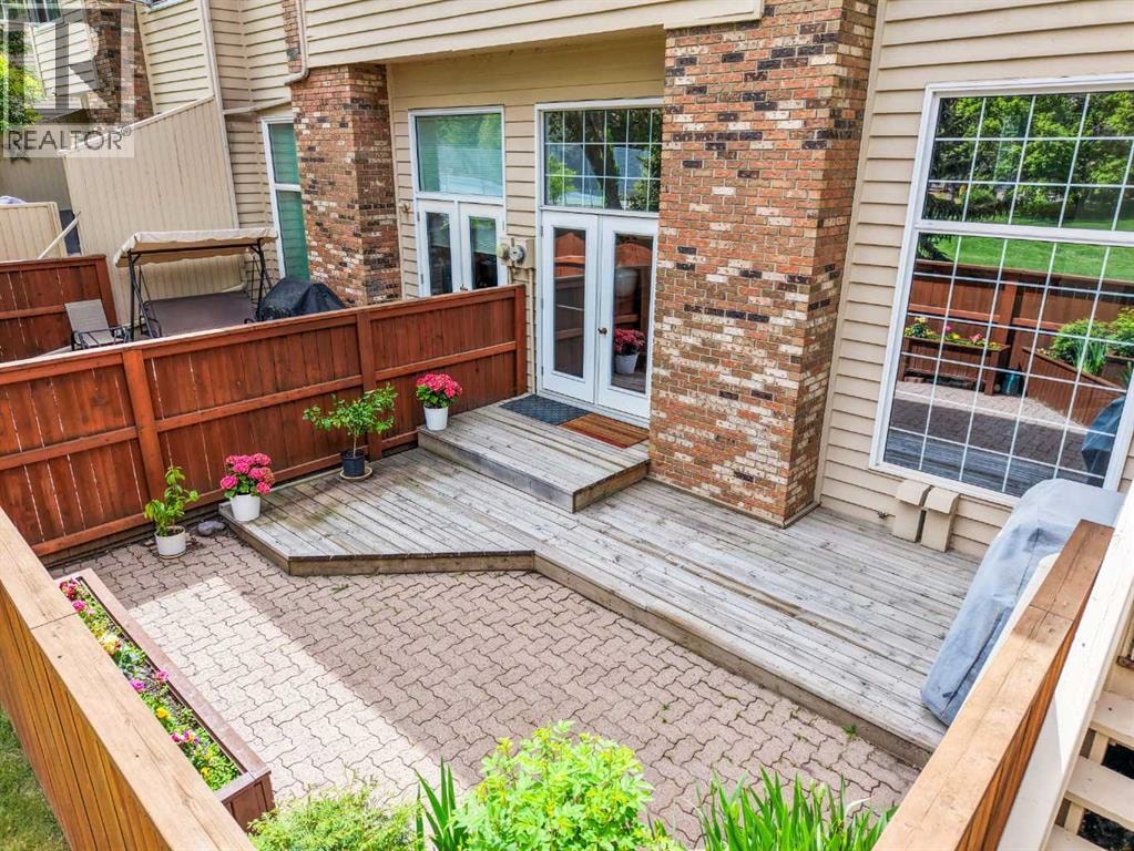 322 Point Mckay Gardens NW — photo 32