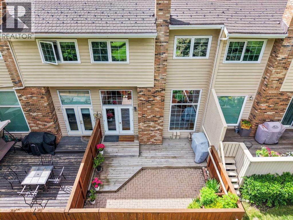 322 Point Mckay Gardens NW — photo 31