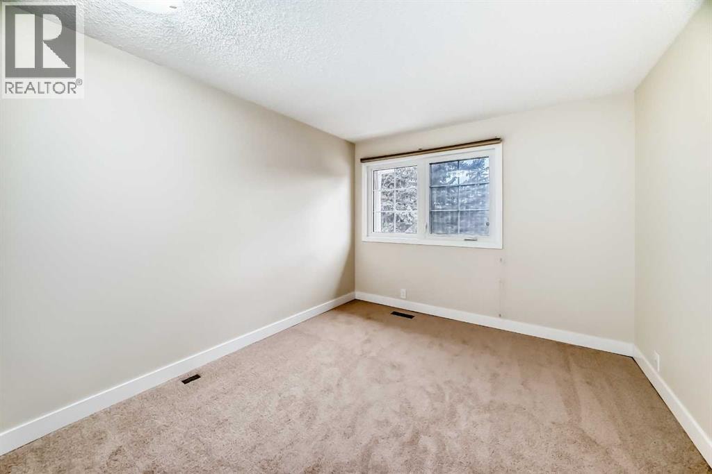 322 Point Mckay Gardens NW — photo 21