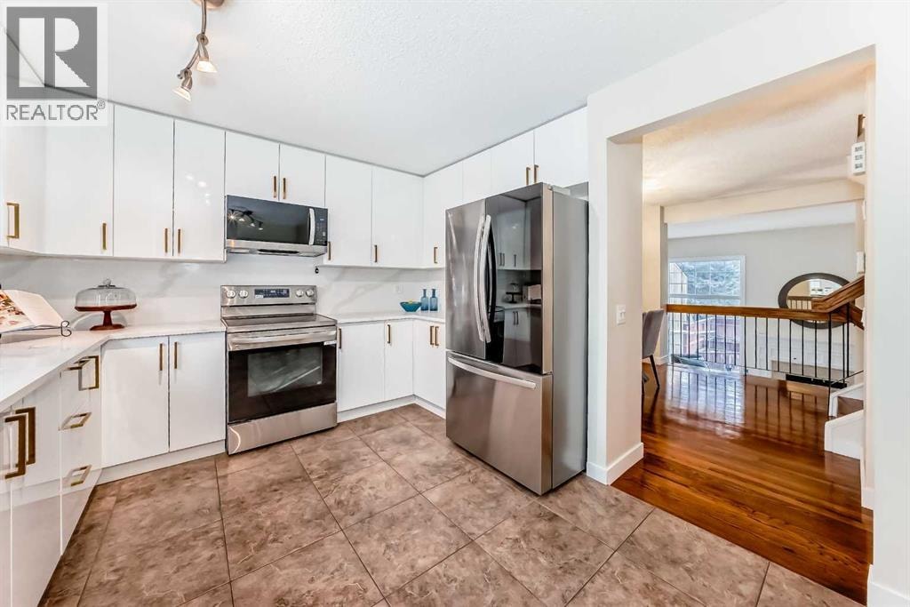 322 Point Mckay Gardens NW — photo 9