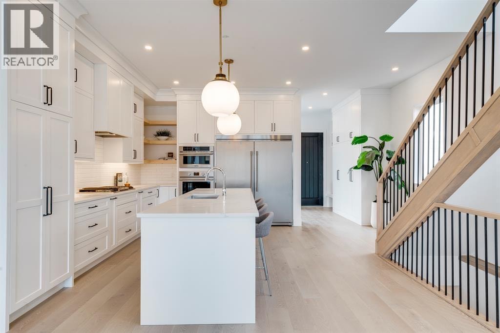 640 37 Street SW — photo 3