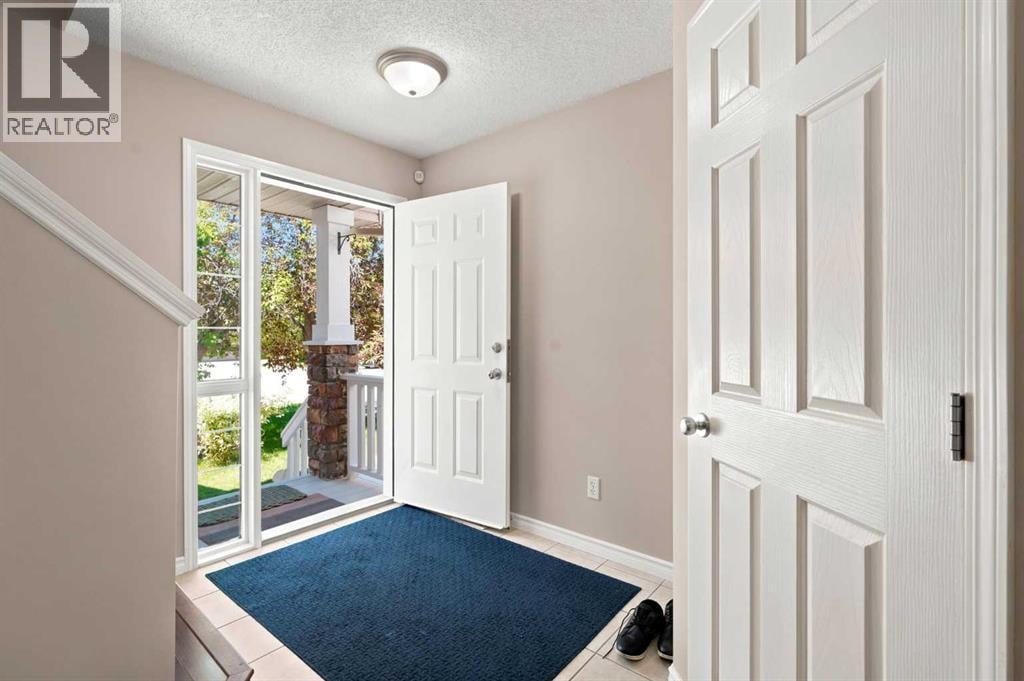 88 Rockyledge Crescent NW — photo 3
