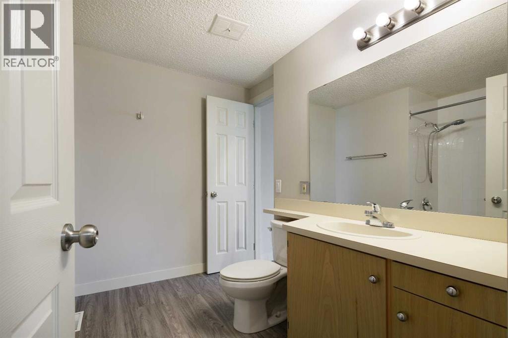 50, 5019 46 Avenue SW — photo 15