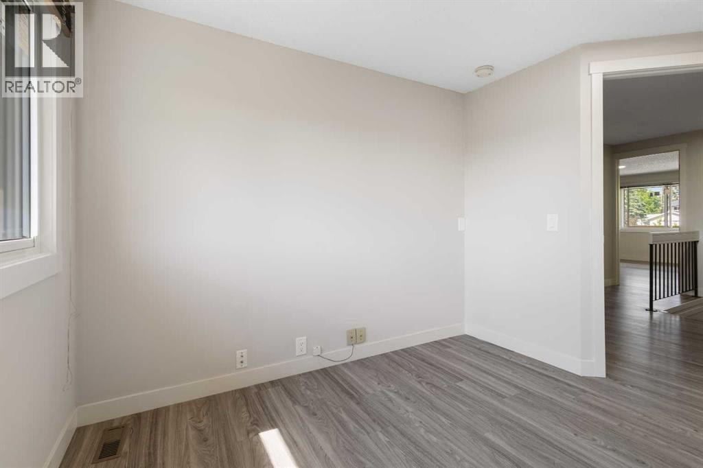 50, 5019 46 Avenue SW — photo 17