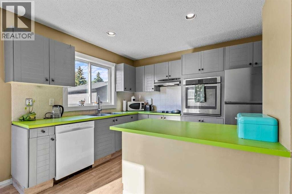 34 Elk Hill SE — photo 11