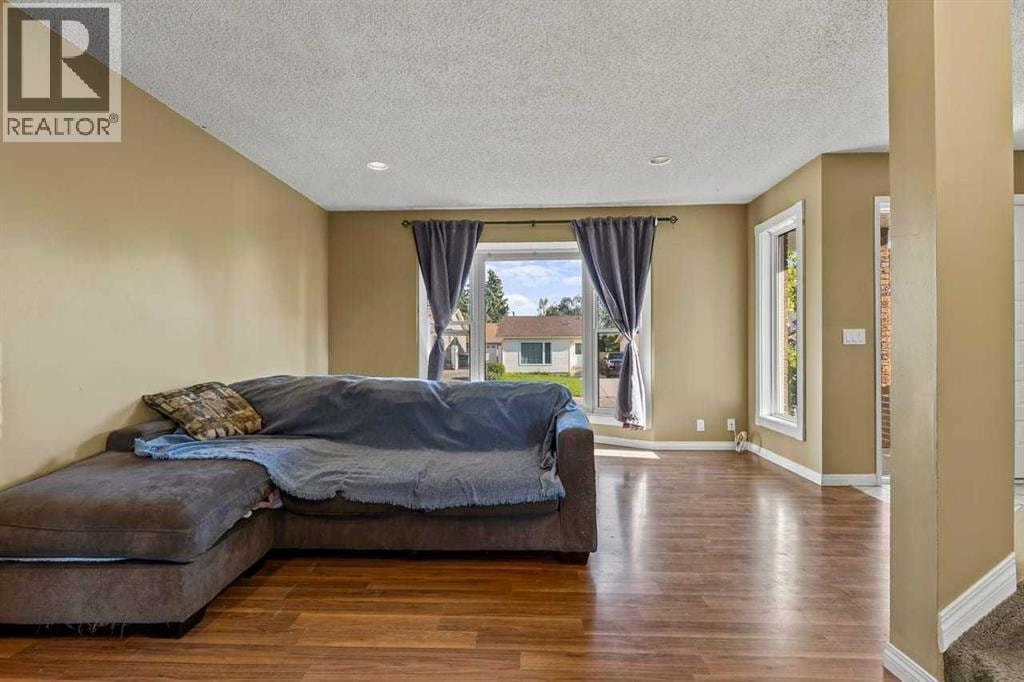 34 Elk Hill SE — photo 8