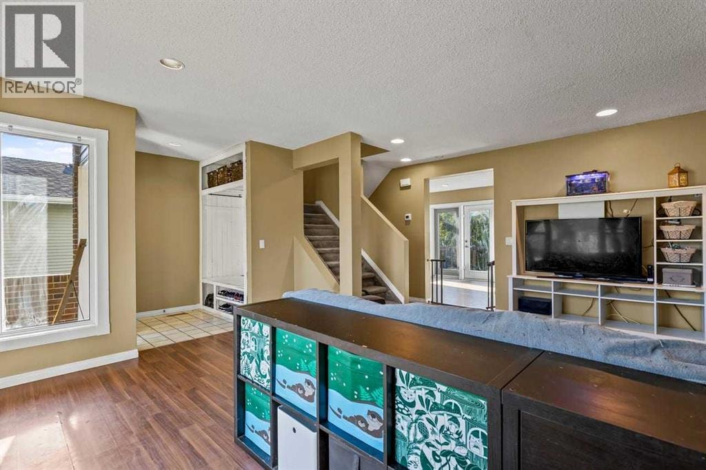 34 Elk Hill SE — photo 5