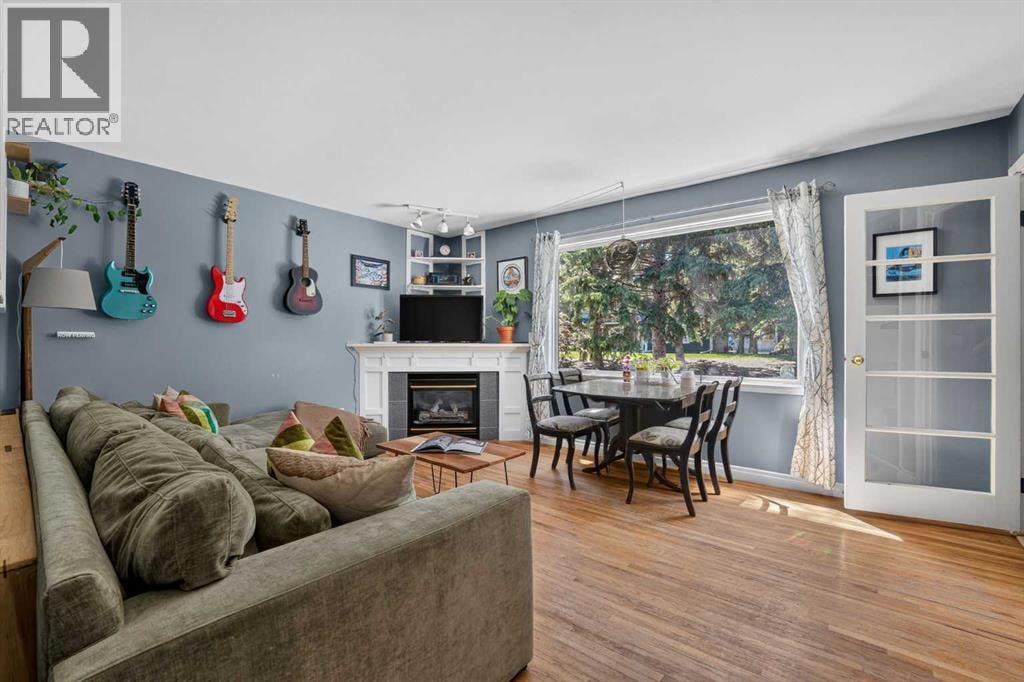 624 Regal Park NE — photo 3