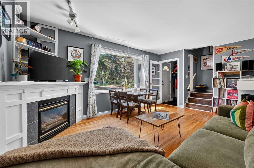 624 Regal Park NE — photo 4