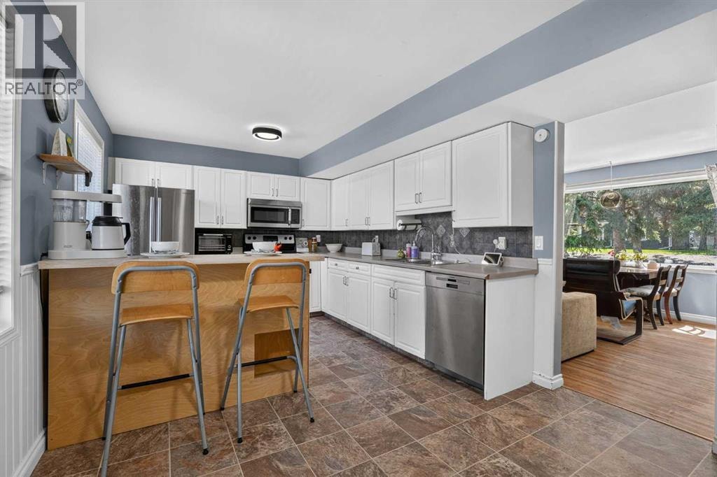 624 Regal Park NE — photo 8