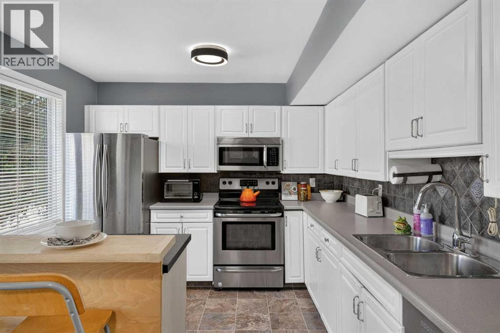 624 Regal Park NE — photo 9