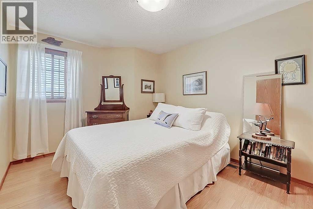 42 Sundown Close SE — photo 32