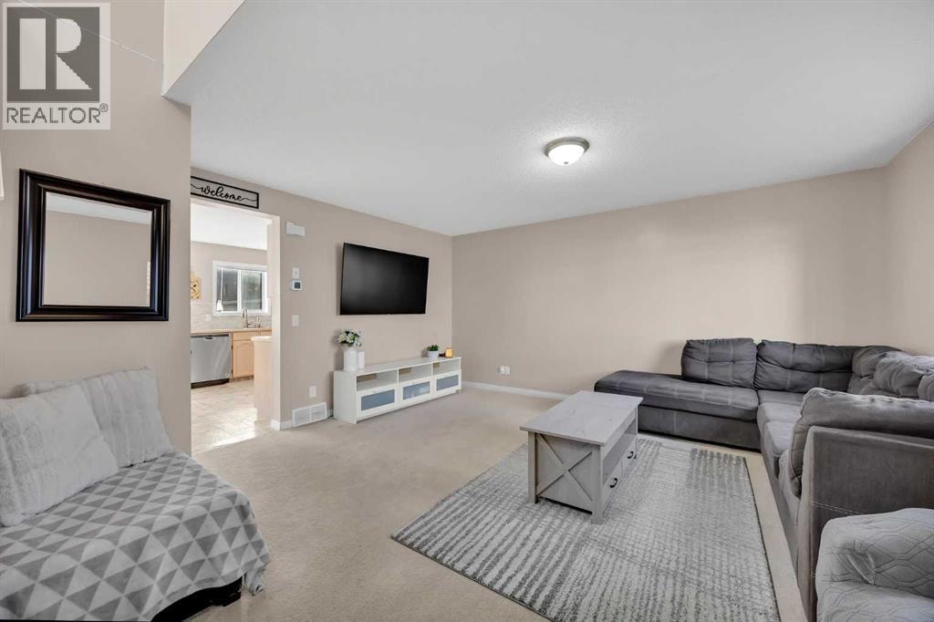 26 Saddlemead Close NE — photo 5