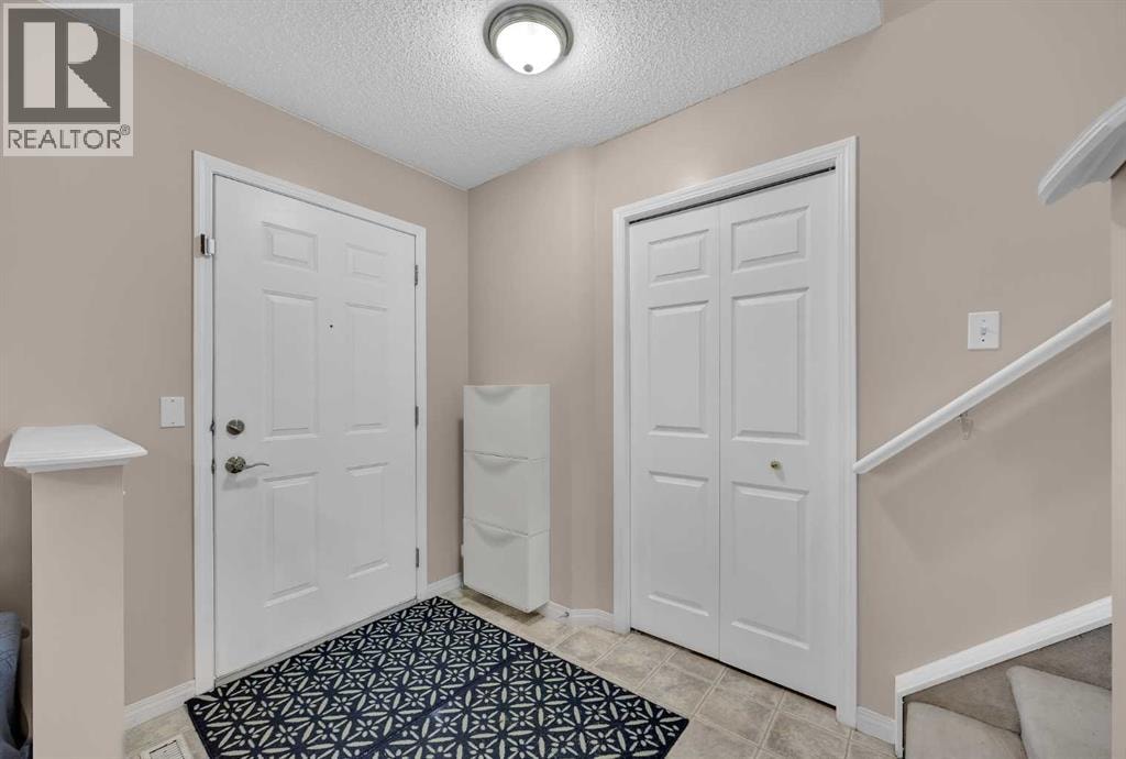 26 Saddlemead Close NE — photo 2