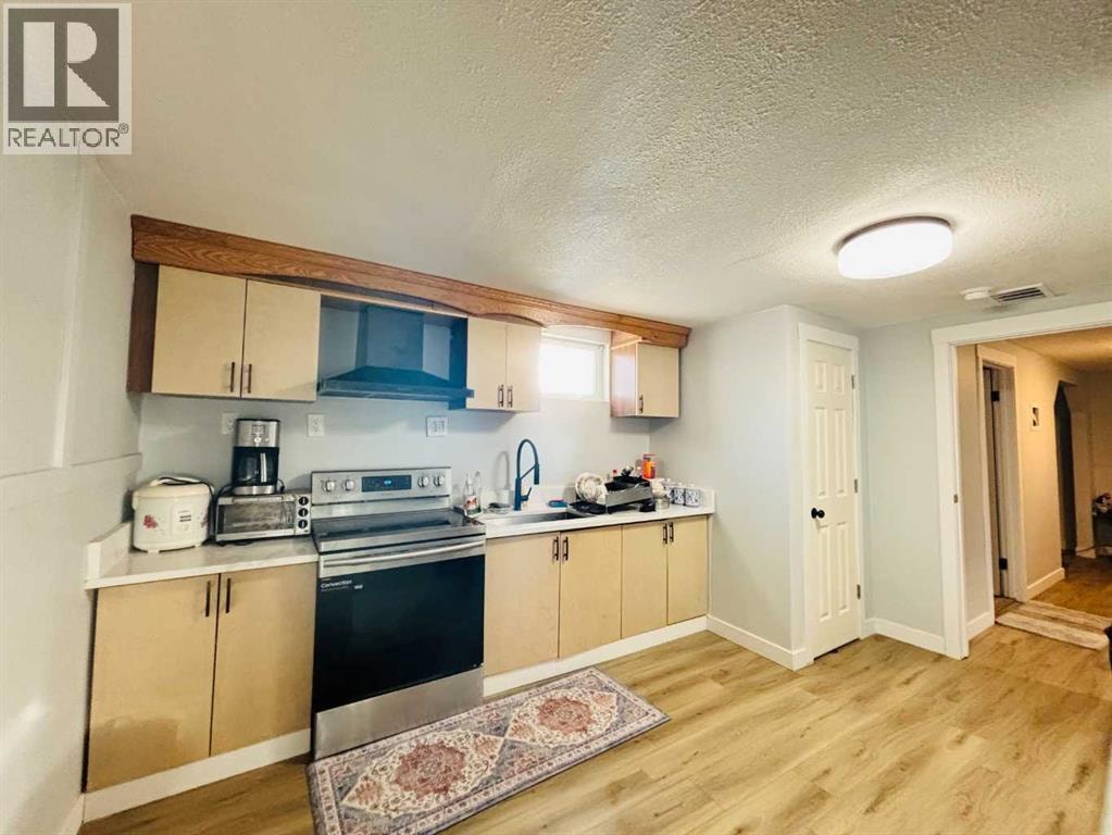 1672 Marlyn Way NE — photo 14