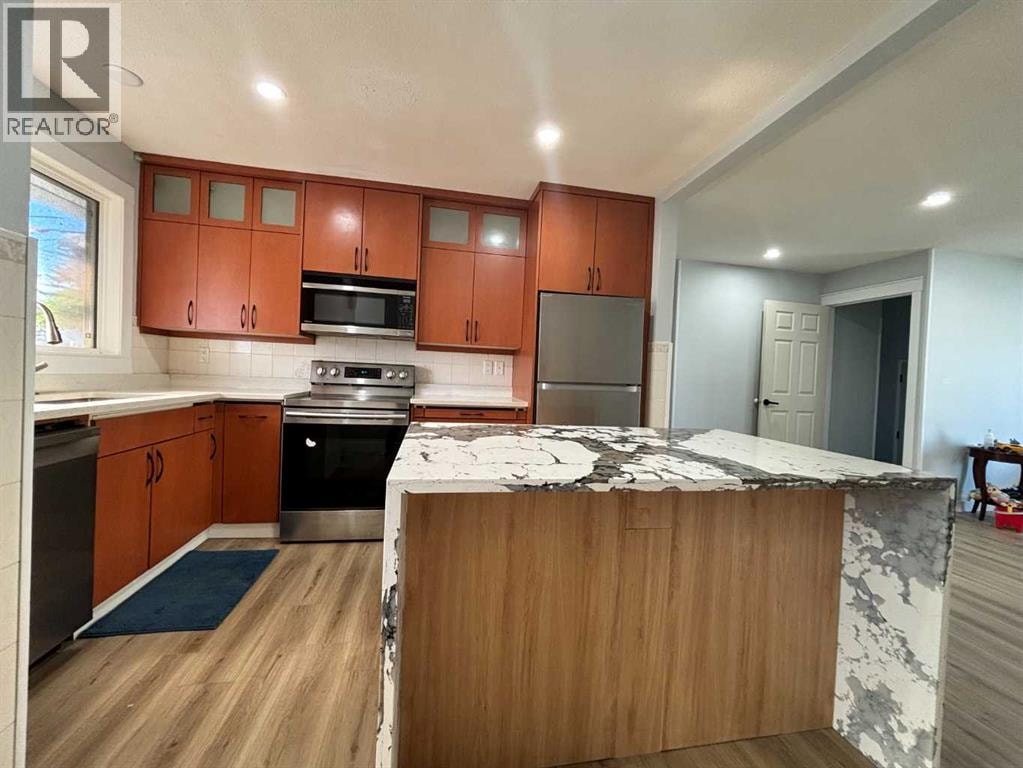 1672 Marlyn Way NE — photo 3