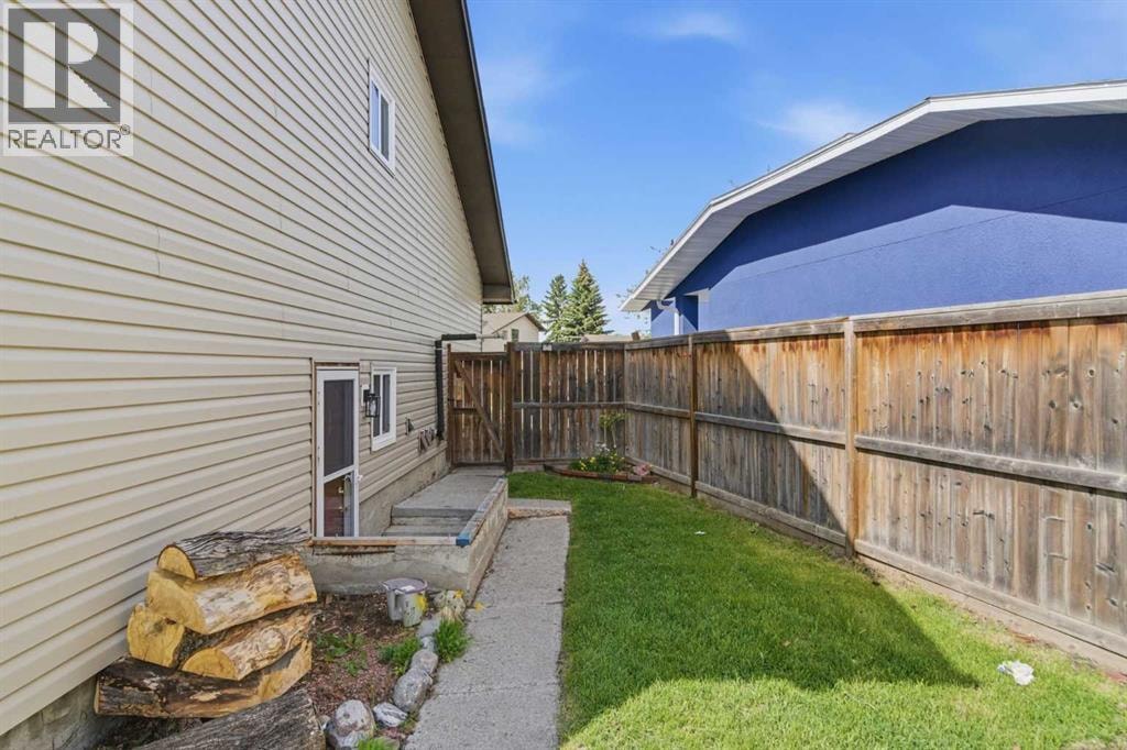 19 Templevale Way NE — photo 43