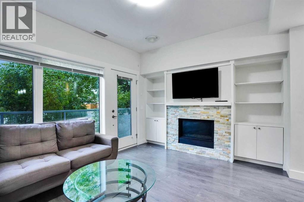 207, 20 Brentwood Common NW — photo 19